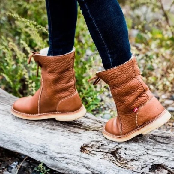 Duck Feet Arhaus Sheep Wool Lined Boots 